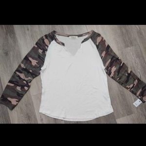 Ginger G 3/4 sleeve camo shirt ~ small